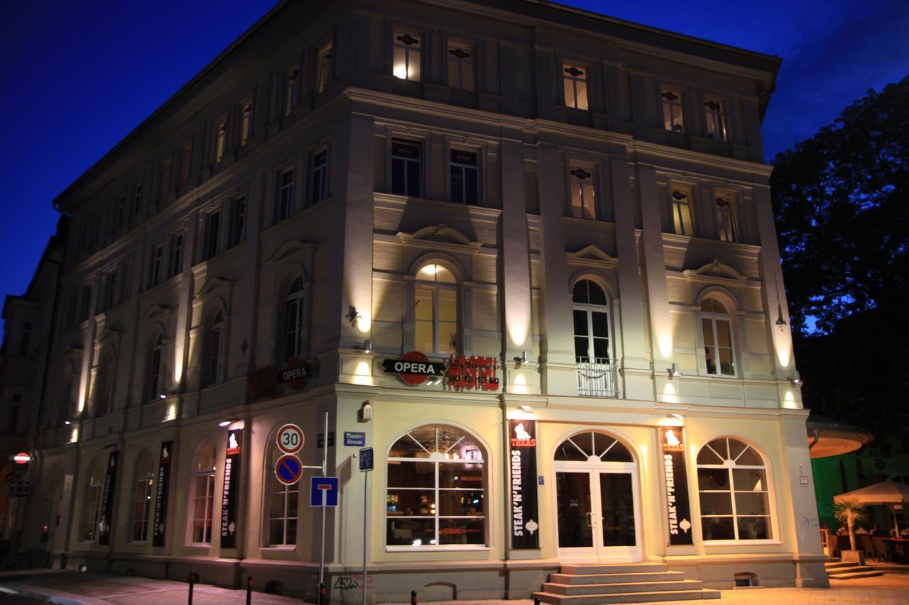 Hostel Opera